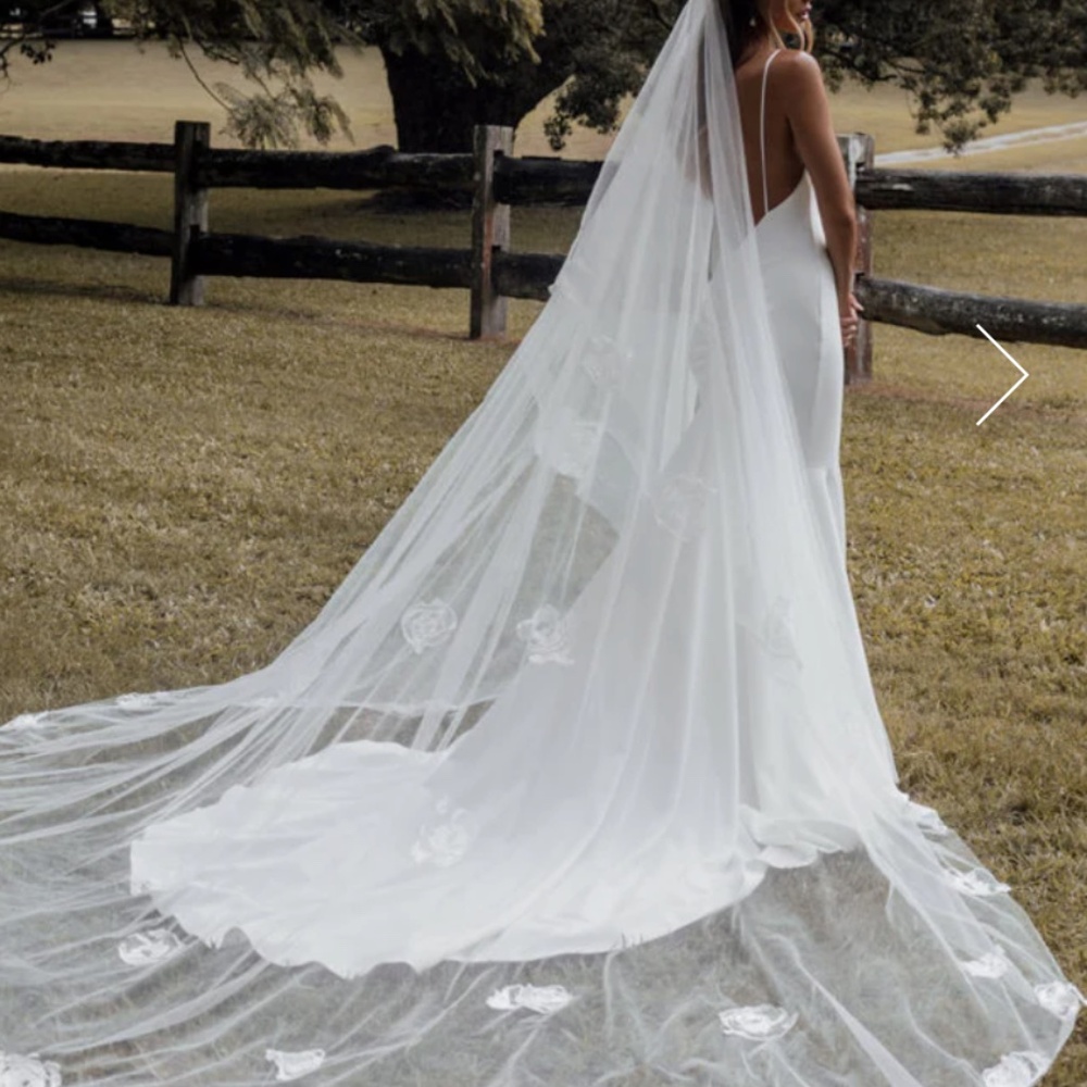 GRACE LOVES LACE FLEUR VEIL